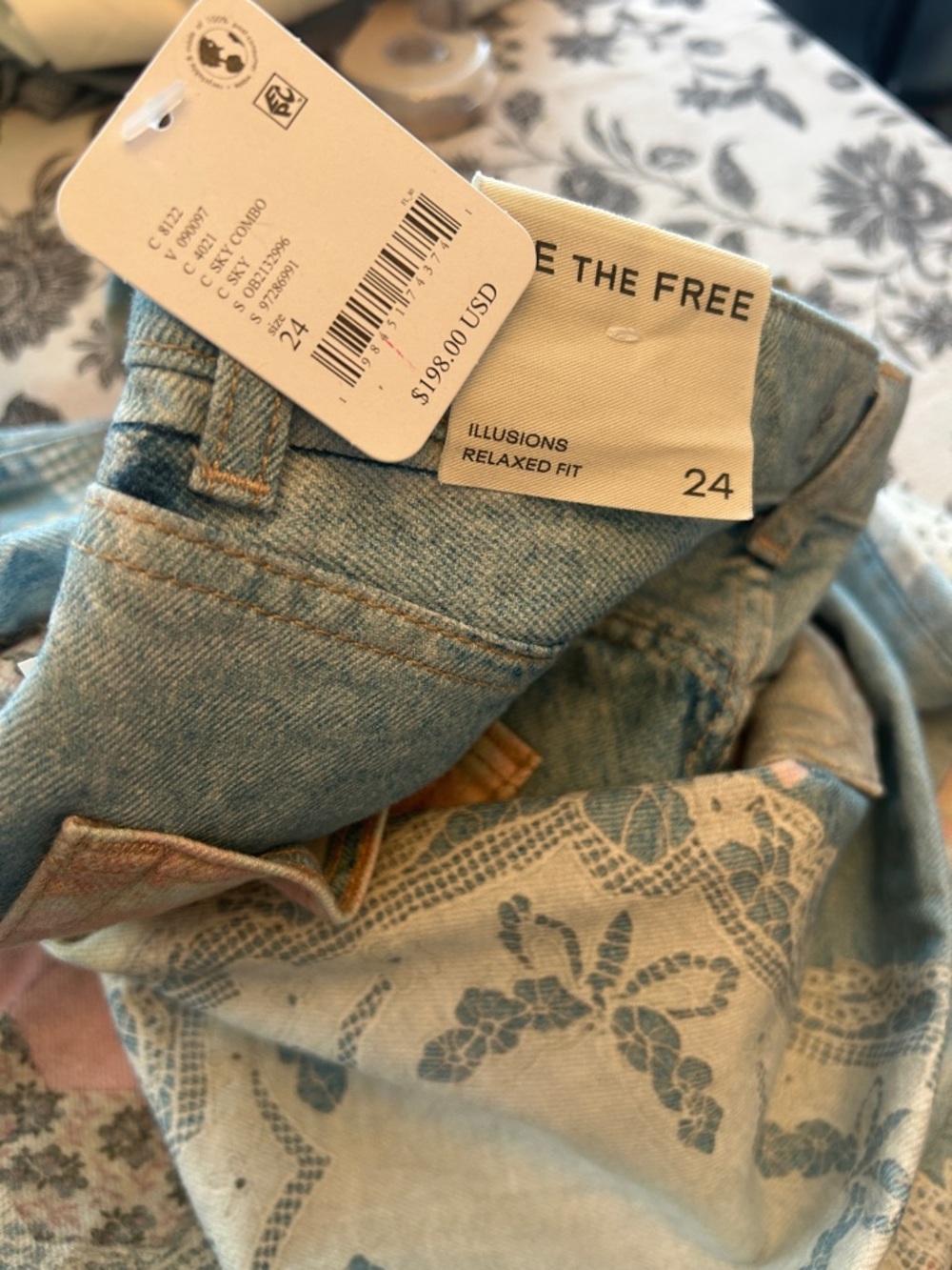 FREE PEOPLE We The Free Illusions Printed Relaxed Jeans size 24 - Picture 15 of 15